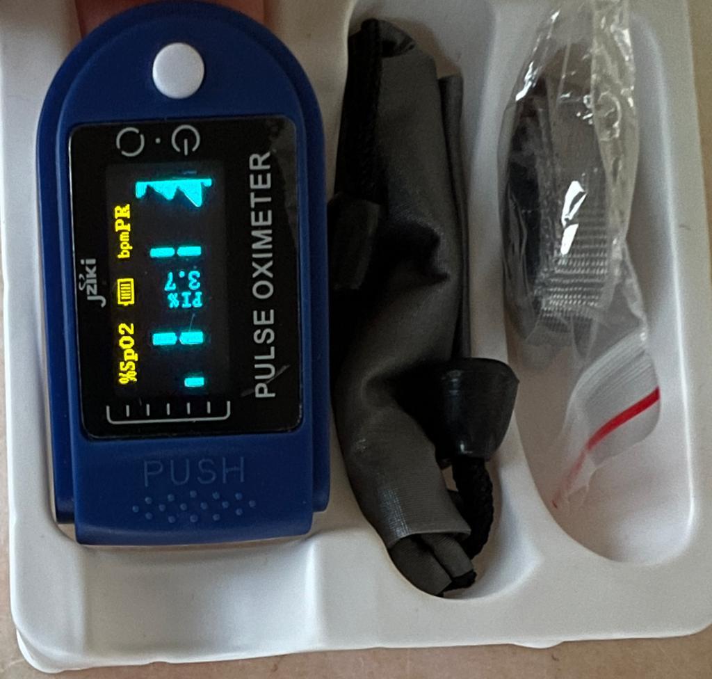 LOT OF 5 JZIKI LED Fingertip Pulse Oximeter SPO2 Pulse Rate Monitor