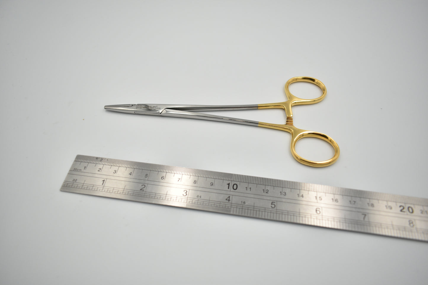Hemostat Forceps 14 to 16 Cm